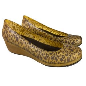 CROCS Leopard Print Rubber Waterproof Wedges Loafers Slip On Brown Tan Shoes 9